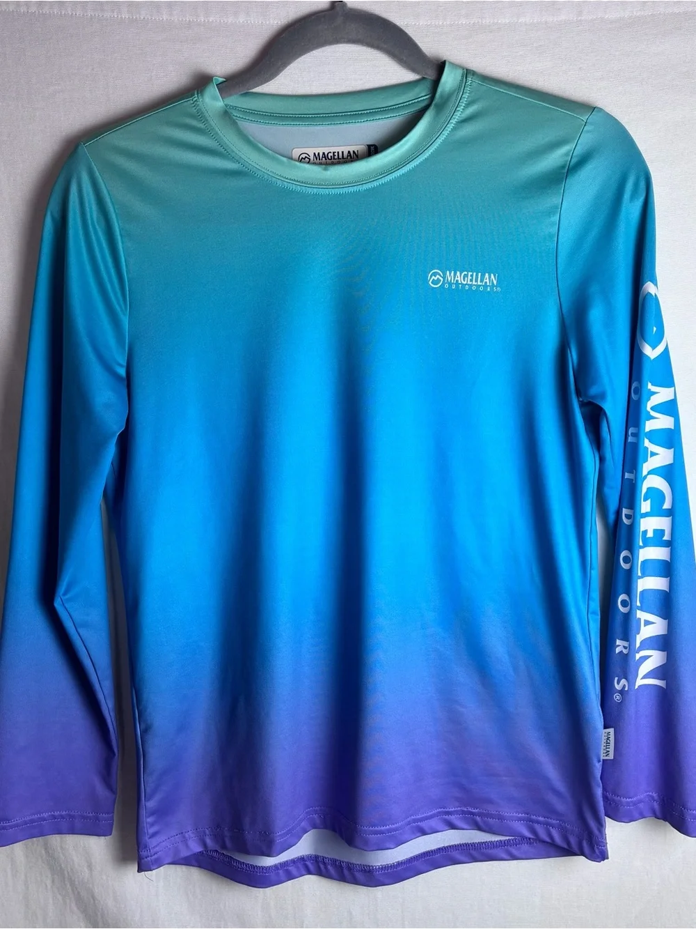 Magellan Outdoors Fish Gear Girls Medium Ombre Sun Shirt Caddo Lake Long Sleeve